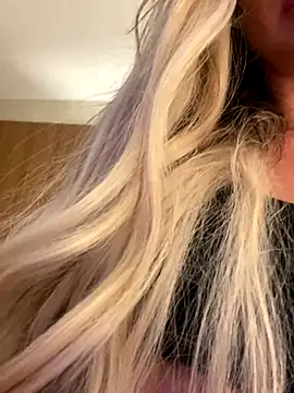 Denisse_Perry live sex cam