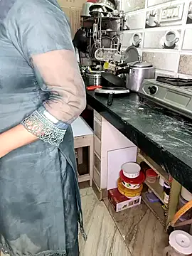 PRIYA_22 live sex cam