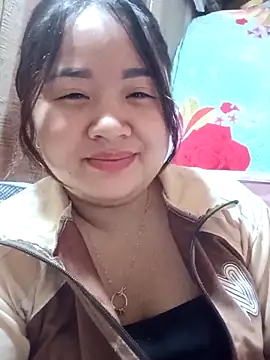 Bee-bgolden live sex cam