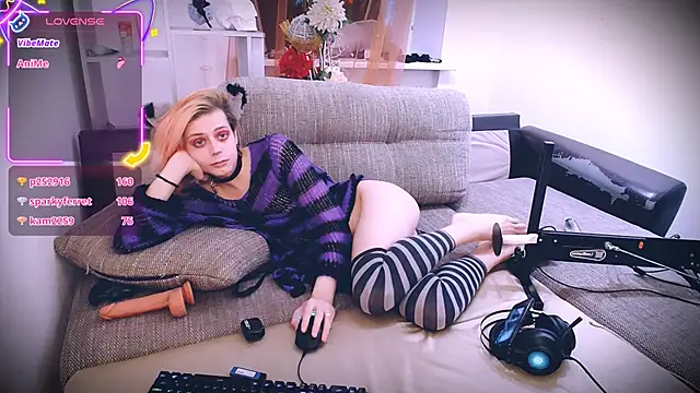 Littlepinkcat live sex cam