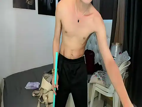 XloverXsiantwink live sex cam