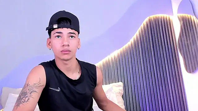 Dominic_ghost live sex cam