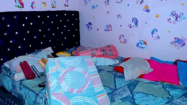 ShantalTsFox live sex cam