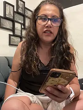 MirandaLatinaLovely live sex cam