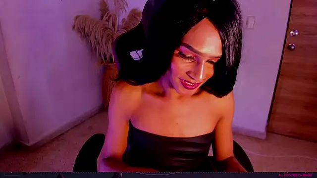 carolinemiller7 live sex cam