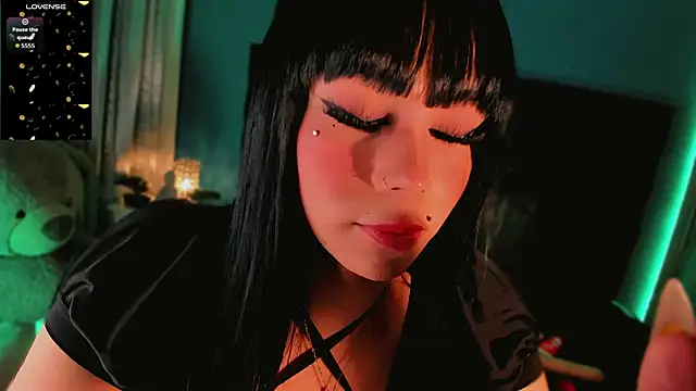 Alicebby_bigCock19 live sex cam