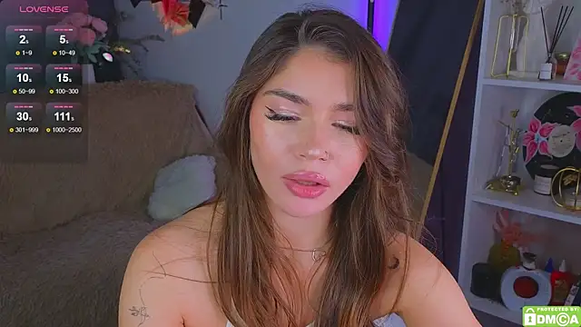 Caroline__Brown live sex cam