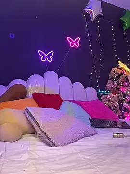 AlisonHoot69 live sex cam