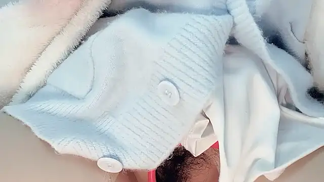 Eloise131499 live sex cam