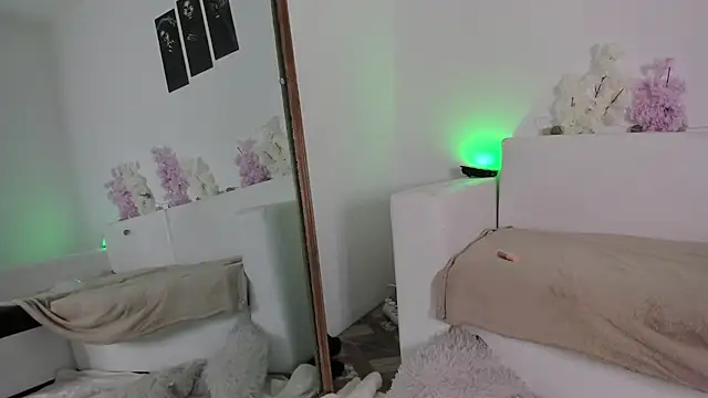 HoneyKissy live sex cam