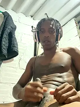 Larry-n-clouds live sex cam