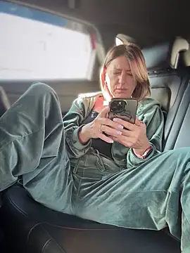 Milena-MilfaXXX live sex cam