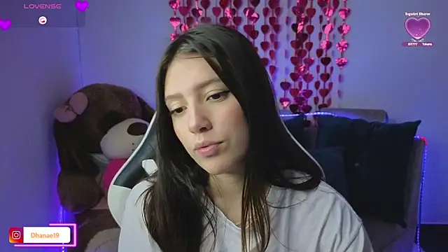 Dhanaee live sex cam