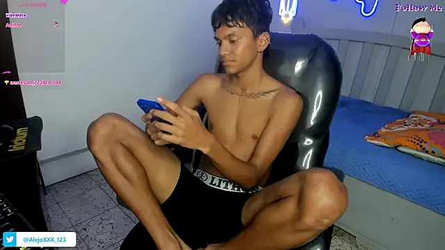 loistwink_ live sex cam