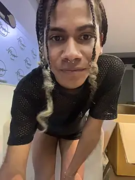 Maxim-Walker live sex cam