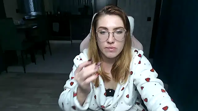 Reginasmilee live sex cam