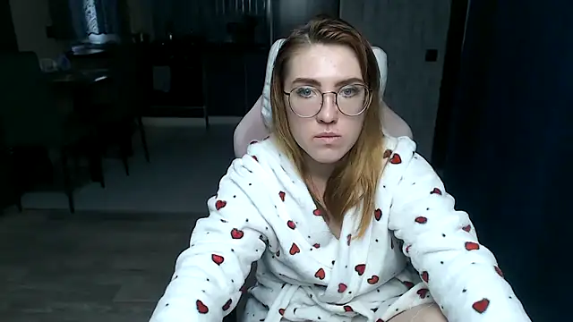 Reginasmilee live sex cam