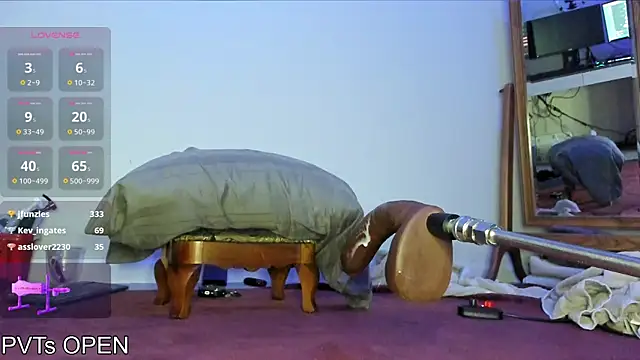 Peaches_N_Kreme live sex cam