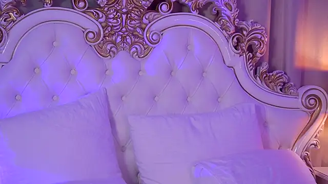 ArianaMell live sex cam