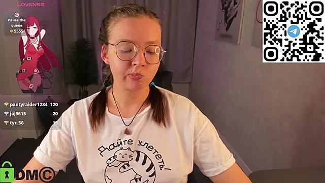 Nuura_Moore live sex cam