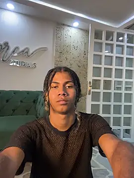 Maxim-Walker live sex cam