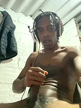 Larry-n-clouds live sex cam