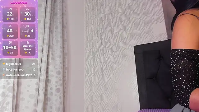 Selena_fox7 live sex cam