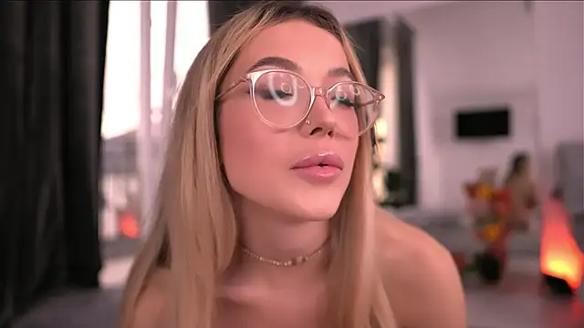 KylieJoyce live sex cam