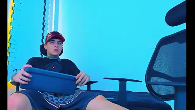 HOT_boy2025 live sex cam