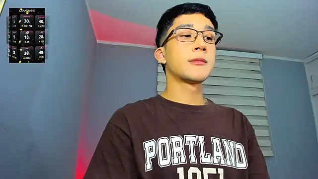 tom_Howard live sex cam