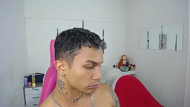 Leonard_Price live sex cam