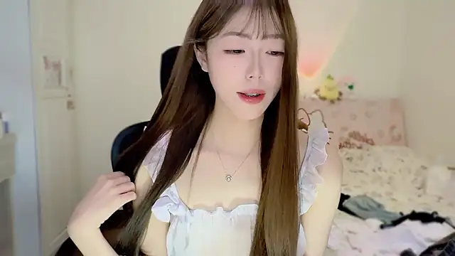 Onecutelittle live sex cam