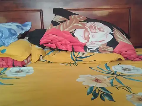 Nuttysub live sex cam