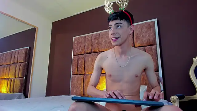 Sebastian_Reed live sex cam