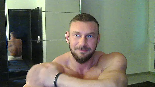 muscularkevin live sex cam