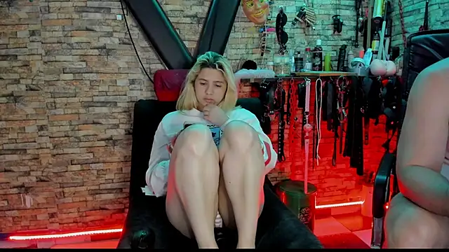 Liltildeman_moon live sex cam