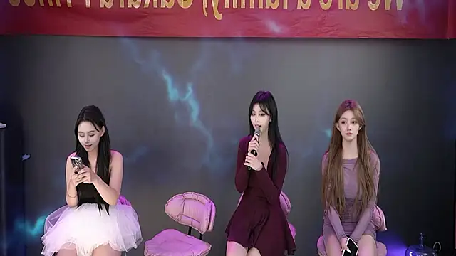 U-R-HERE live sex cam