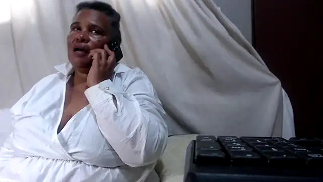 GrandBustyMelon live sex cam