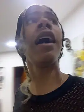 Maxim-Walker live sex cam