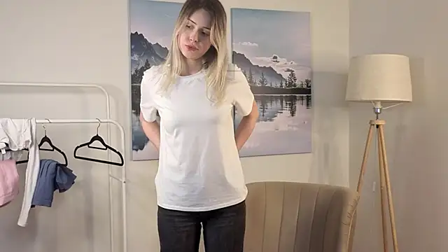 ElaneHamper live sex cam