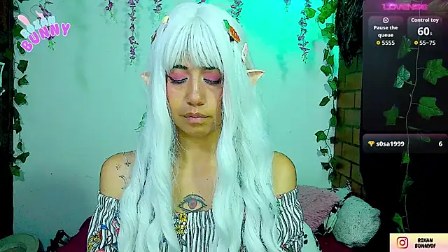 Roxanbunny1 live sex cam