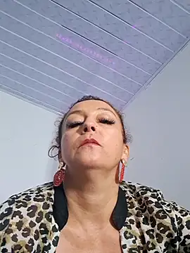 Beatricez live sex cam