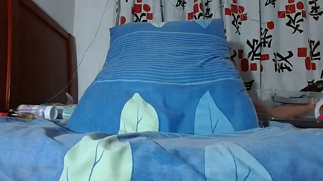 FresitaSquirt24 live sex cam