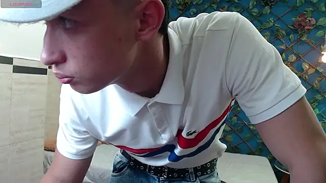 Garuo_18 live sex cam