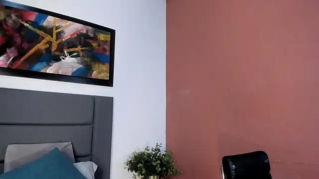 LaraGoldd live sex cam