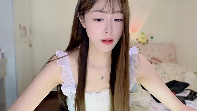 Onecutelittle live sex cam