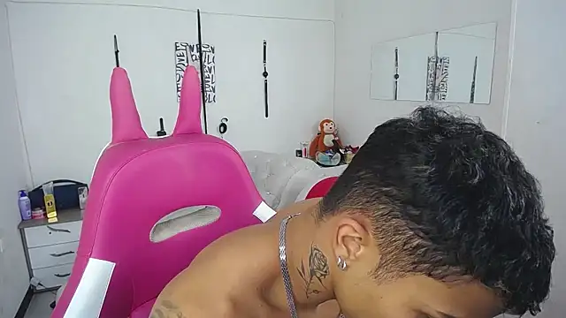 Leonard_Price live sex cam