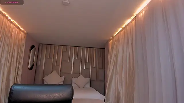 ZaraKafruni live sex cam