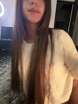 aly_golden_ live sex cam