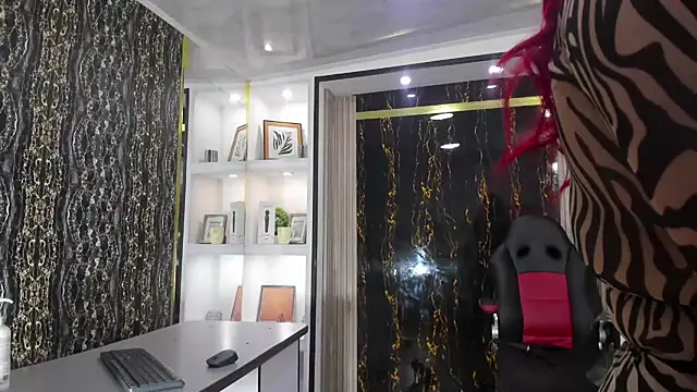 MirandaRossi live sex cam